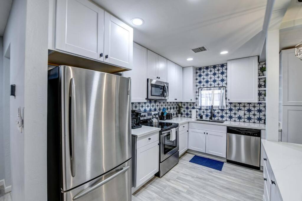 Holiday home Modern Home-downtown-3 Bedroom- King Bed