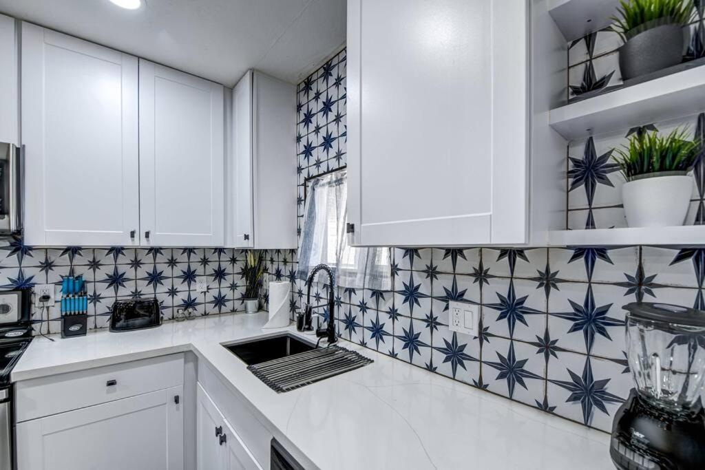 Holiday home Modern Home-downtown-3 Bedroom- King Bed *